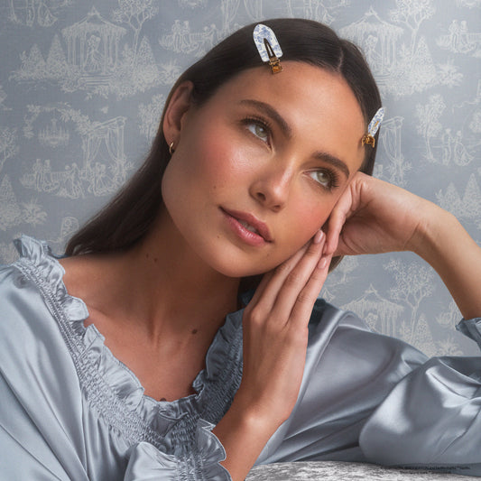 Bridgerton x KITSCH Creaseless Clips 4pc Toile in Bloom — Model