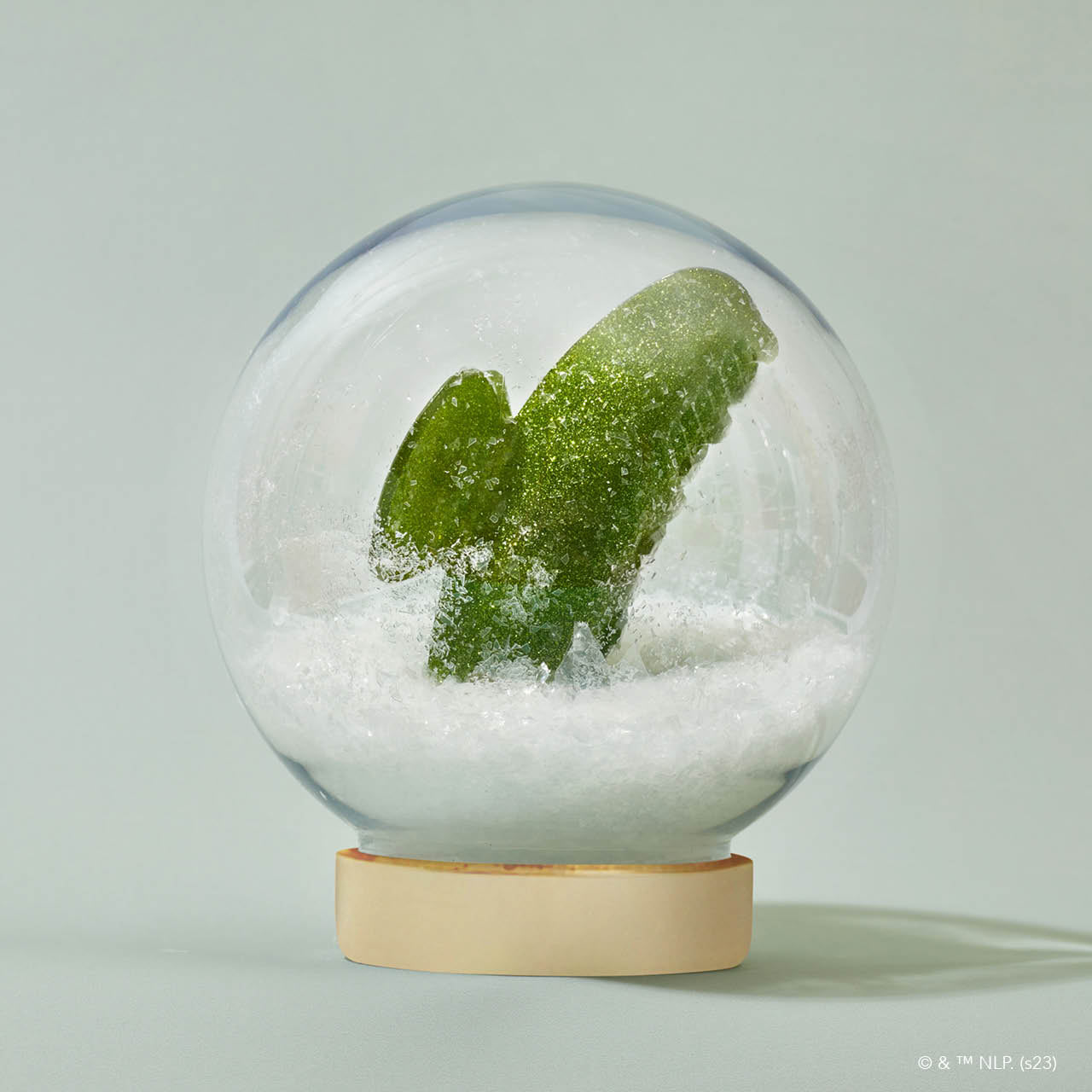 Kitsch x elf Glitter Claw Clip - Green Glitter - styled product shot