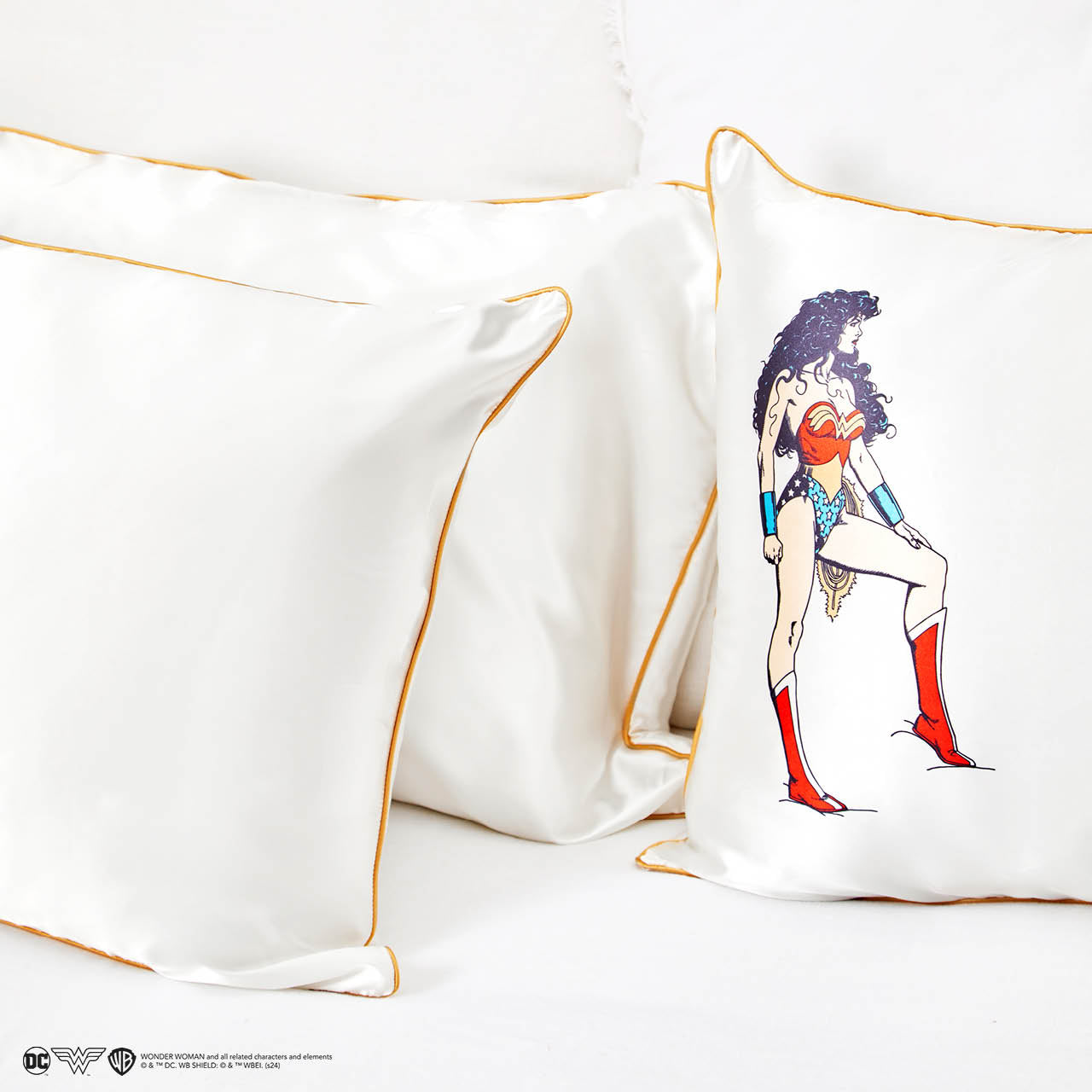 Kitsch x Wonder Woman Standard Satin Pillowcase — Believe in Wonder detail