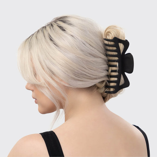 KITSCH Black & Tort Classic Claw Clips 2pc Set Jumbo - on-model lifestyle