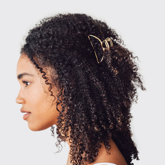 KITSCH Gold Metal Open-Shape Claw Clip - on-model lifestyle