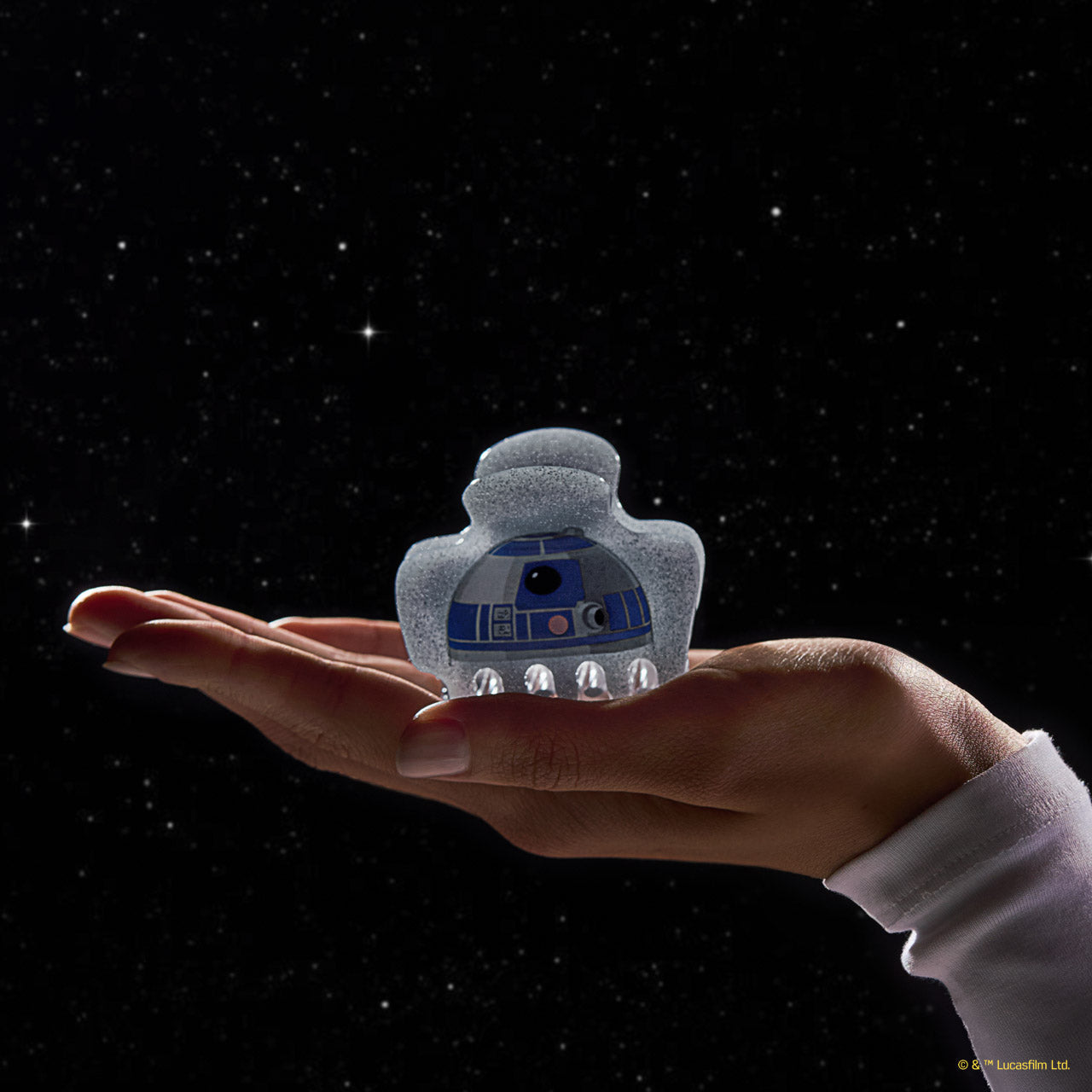Star Wars x Kitsch R2-D2 Glitter Cloud Clip - on-model lifestyle