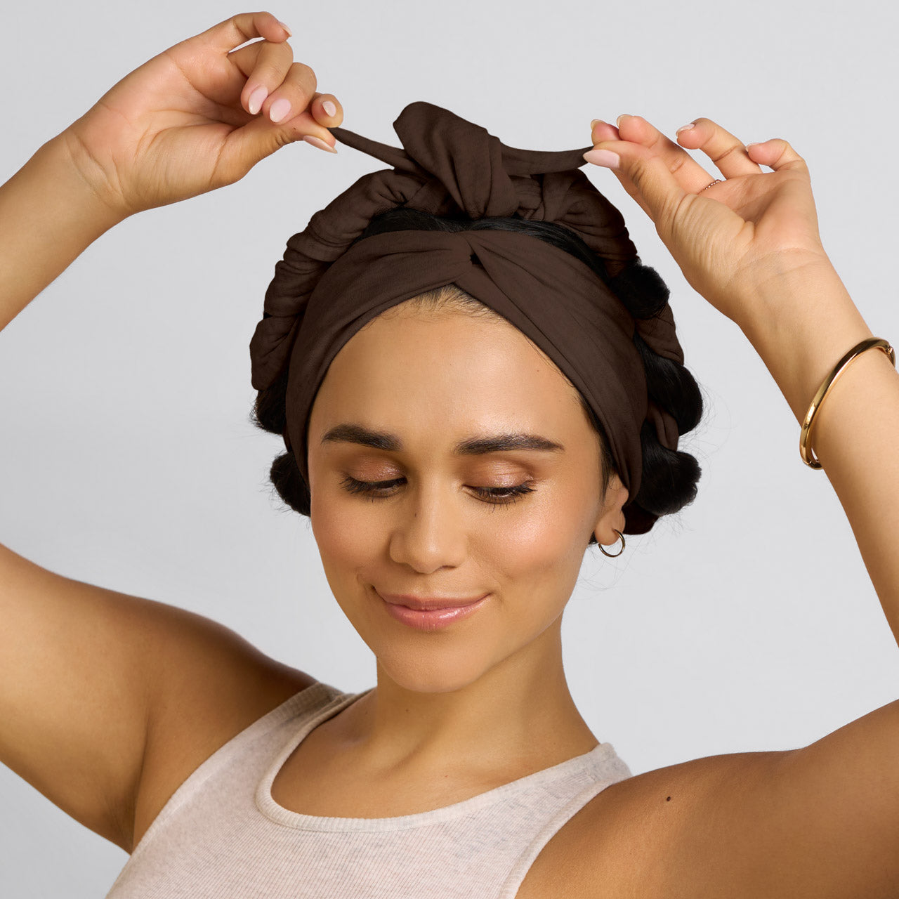 KITSCH Set & Flow Active Headband in Chocolate Brown — model wearing chocolate brown set & flow headband as a sleep style — wakes up to defined, frizz-free hair