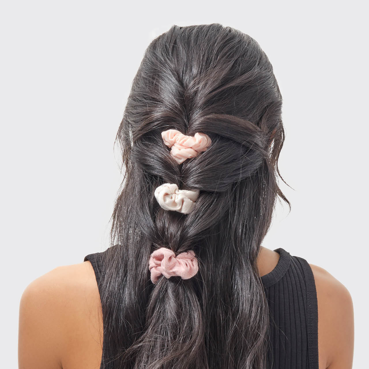 KITSCH Assorted Textured Scrunchies 5pc Set in Terracotta — model wearing terracotta textured scrunchie — mixed textures for versatile styling in warm earth tones