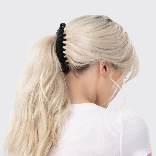 KITSCH Banana Clip 2pc Black Tort — model lifestyle shot