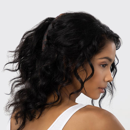 KITSCH Banana Clip 2pc Black Tort — model lifestyle shot 2