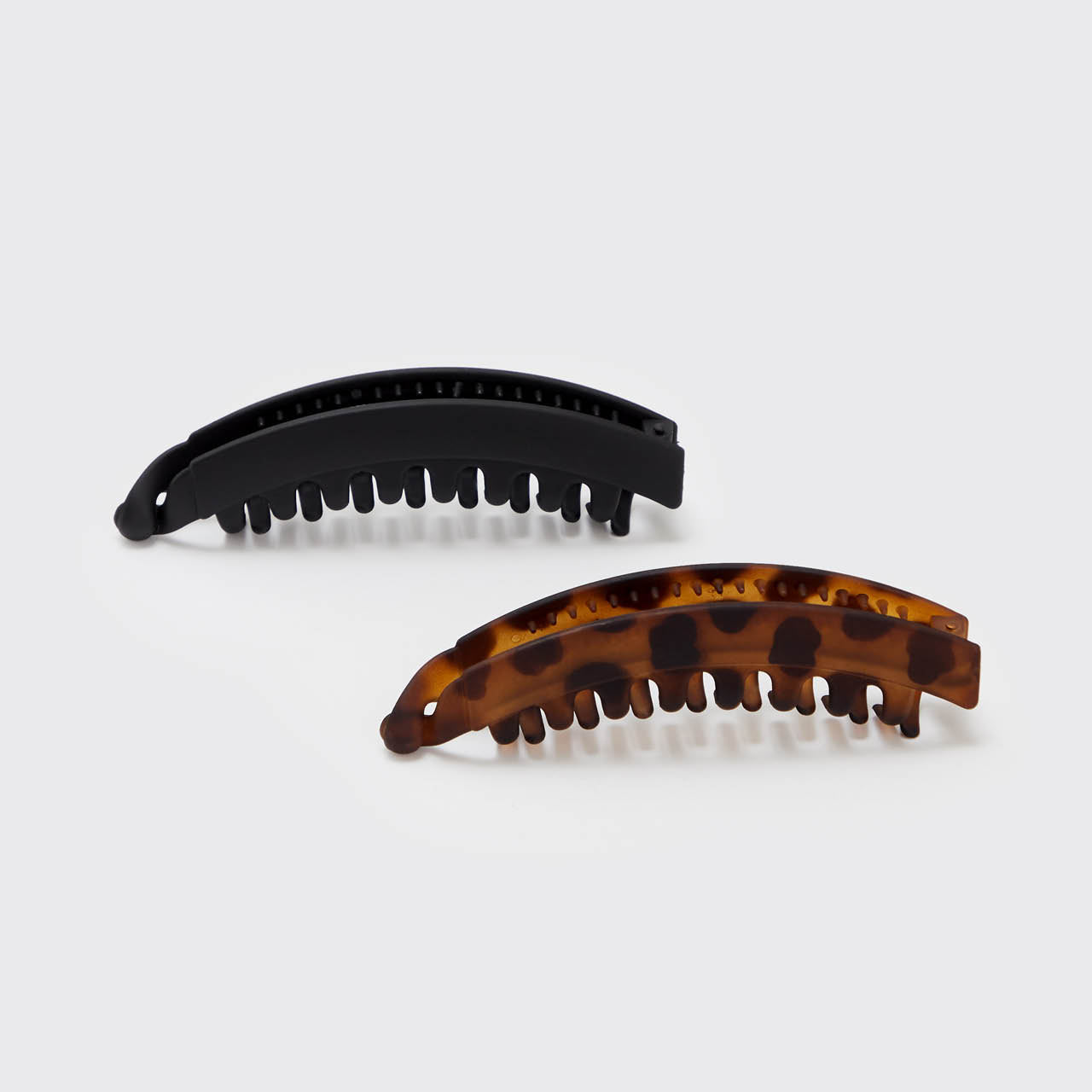 KITSCH Banana Clip 2pc Black Tort — product flat lay