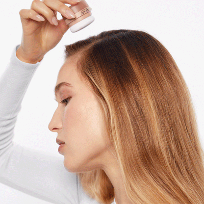 KITSCH Light Volumizing Rice Protein Dry Shampoo with Puff — animated GIF showing puff applicator in use — Built-in puff for easy application to your roots — effortlessly blends into light-to-medium hair colors—no white cast here