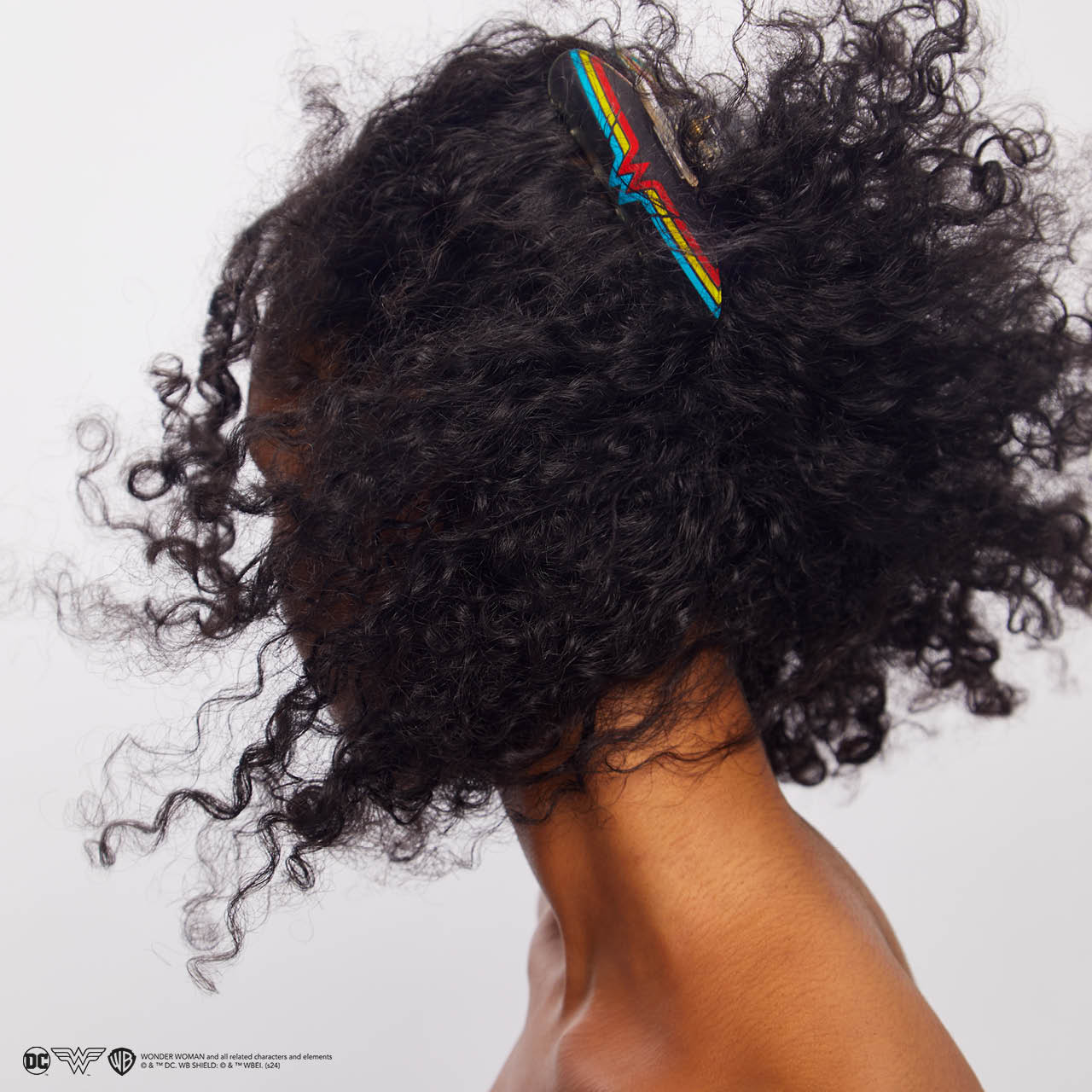 Kitsch x Wonder Woman Claw Clip Clear - on-model lifestyle #3