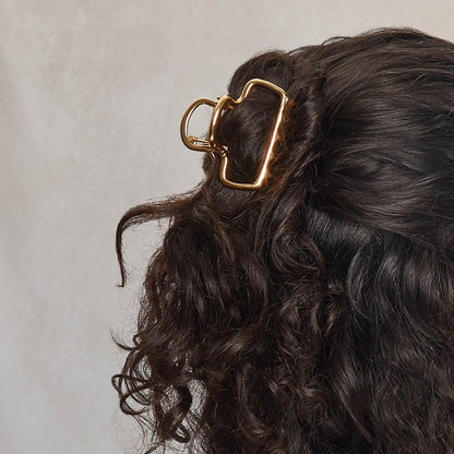 KITSCH Gold Metal Cloud Claw Clip - on-model lifestyle