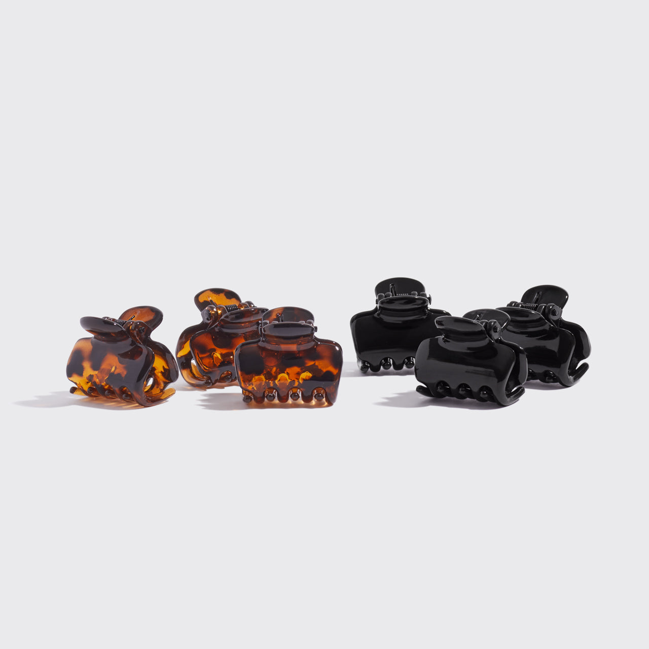 KITSCH Black & Tort Cloud Claw Clips 2pc Set - on-model group shot