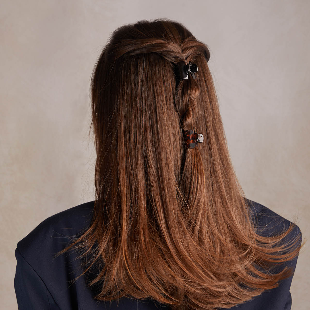 KITSCH Black Tort Mini Cloud Claw Clips 6pc — model hair shot