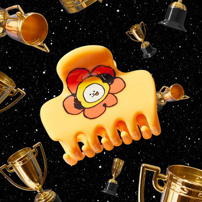 Kitsch x BT21 CHIMMY Cloud Claw Clip - on-model lifestyle