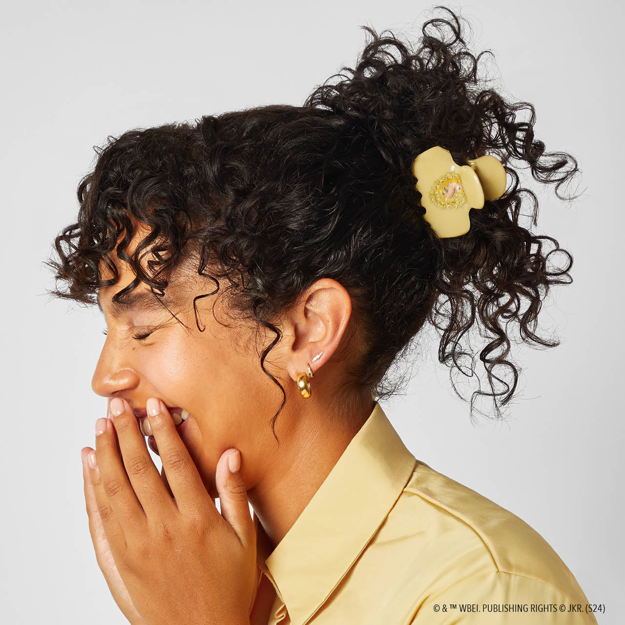 Kitsch x Harry Potter Hufflepuff Cloud Claw Clip - on-model lifestyle