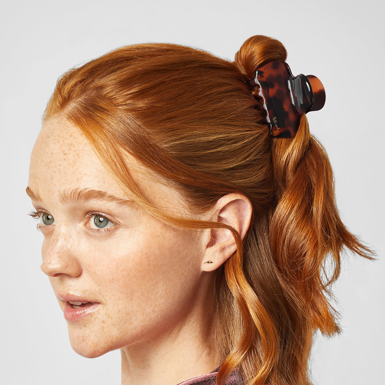 KITSCH Limited Edition Tort Cloud Claw Clip - on-model lifestyle