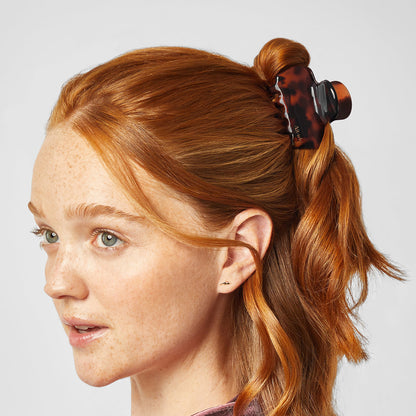 KITSCH Limited Edition Tort Cloud Claw Clip - on-model lifestyle