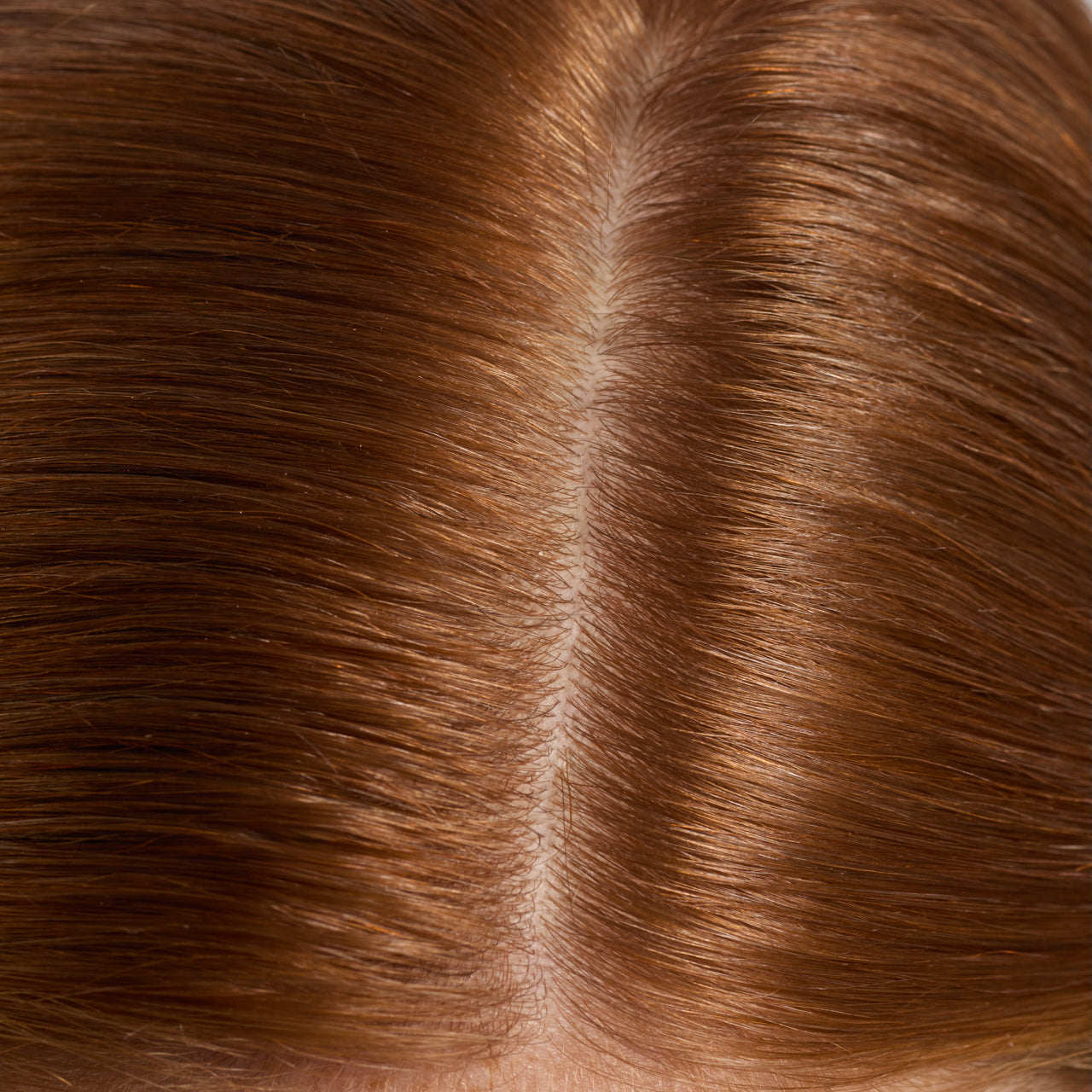 KITSCH Strengthening Rosemary & Biotin Scalp & Hair Oil 0.34fl oz./10mL — after shot of model hair — Supercharged with an antioxidant rich blend of argan, jojoba, and castor oils to nourish your hair & scalp — for visibly healthier, stronger-looking hair