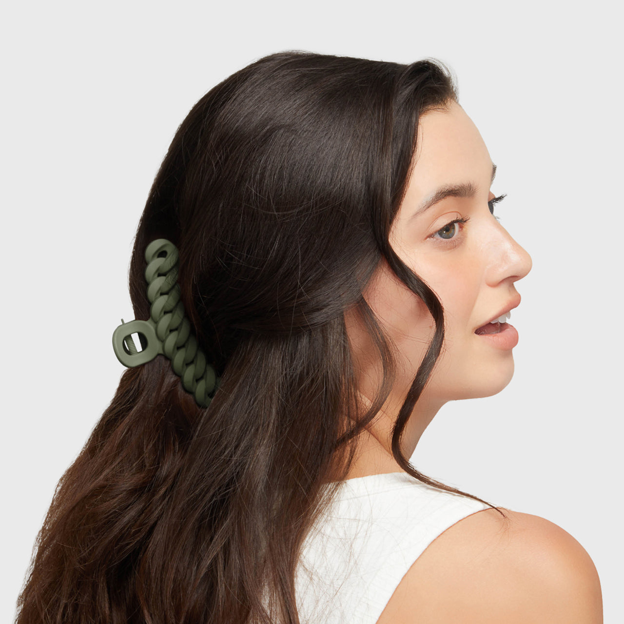 KITSCH Black & Moss Chain Claw Clips 3pc Set - on-model lifestyle #2