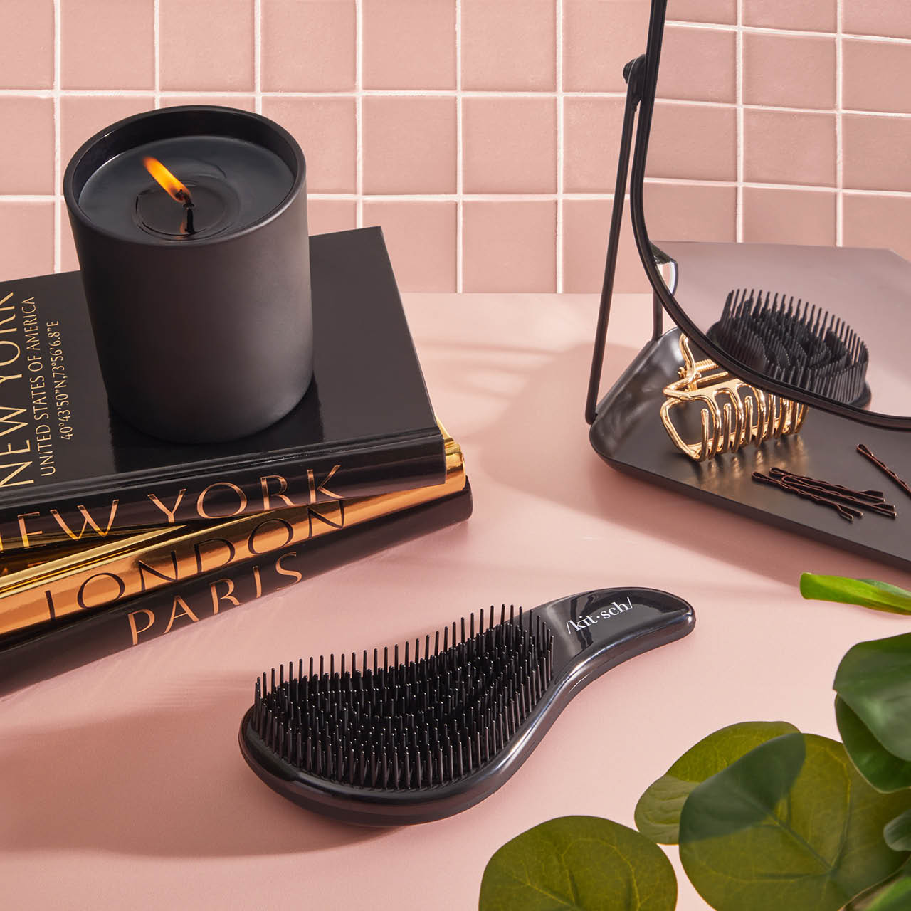Kitsch Black Detangling Brush packaging