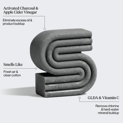 KITSCH Detox Shampoo Bar — key benefits and hero ingredients infographic — GLDA, Vitamin C, activated charcoal & apple cider vinegar — color-safe, sulfate-free, plastic-free & TSA-approved