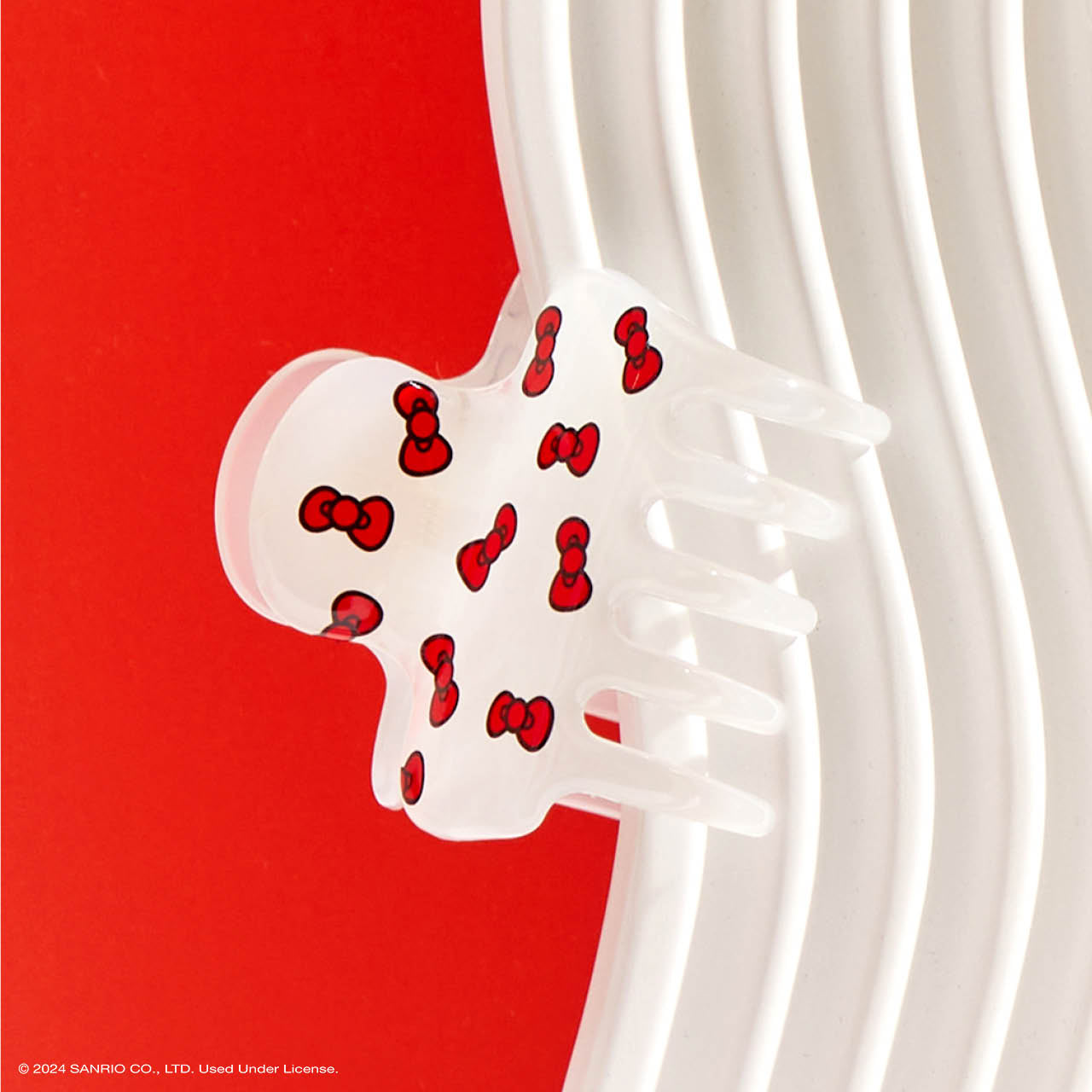 Kitsch x Hello Kitty Kitty Bows Cloud Claw Clip - on-model lifestyle #2